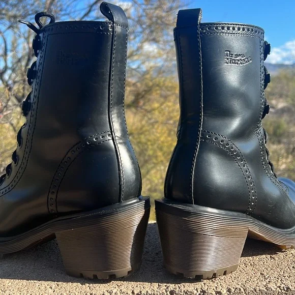 🏴󠁧󠁢󠁥󠁮󠁧󠁿 Dr. Martens Vintage Perforated Heeled Granny Style Boots UK 5